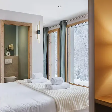 Perfect For Climbers And Nature-loving Couples In *