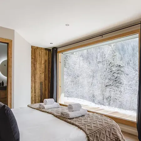 Perfect For Climbers And Nature-loving Couples In *